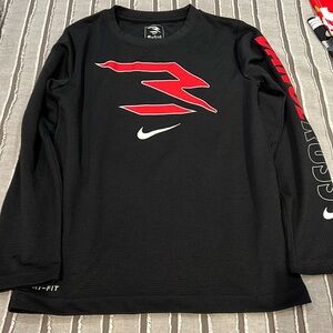 Boys NIKE SZ M Long sleeve dri-fit shirt